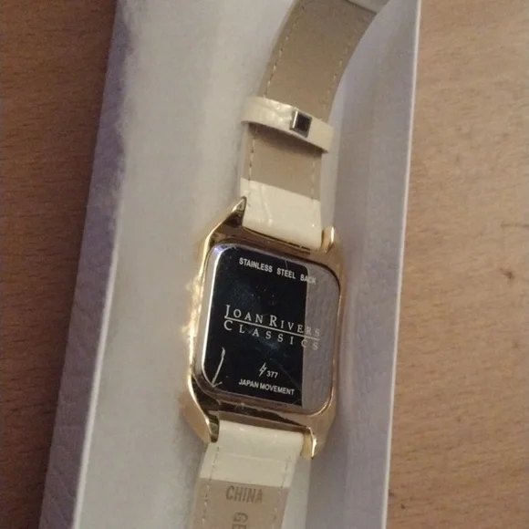 Joan Rivers Watch - Picture 2 of 4